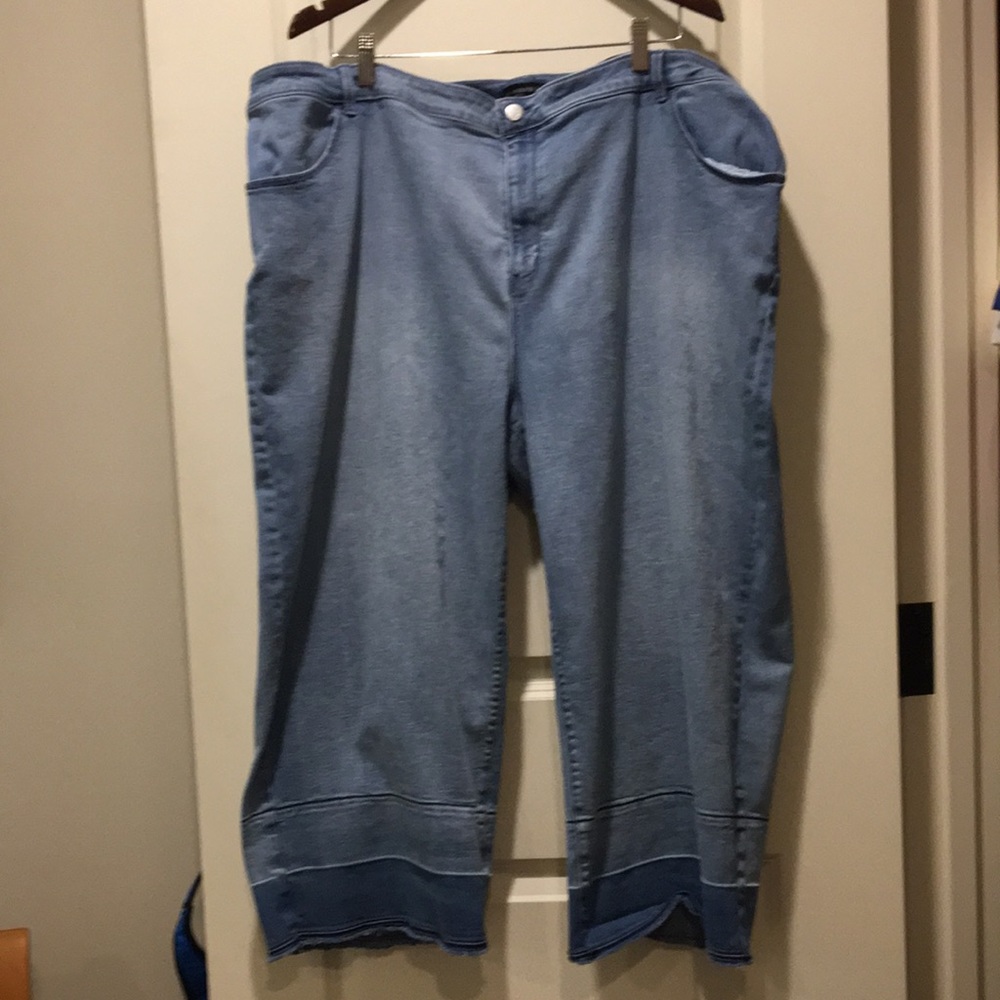 Susan Graver women High Stretch Denim Crop distressed Jeans undone Hem size 28W